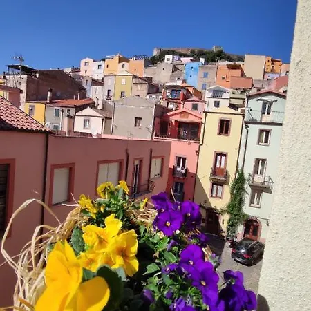 House With Dream Panoramic Terrace In The Heart Of Bosa, 80 Sqm With Bbq And Breathtaking View * Bosa