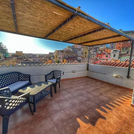 House With Dream Panoramic Terrace In The Heart Of Bosa, 80 Sqm With Bbq And Breathtaking View